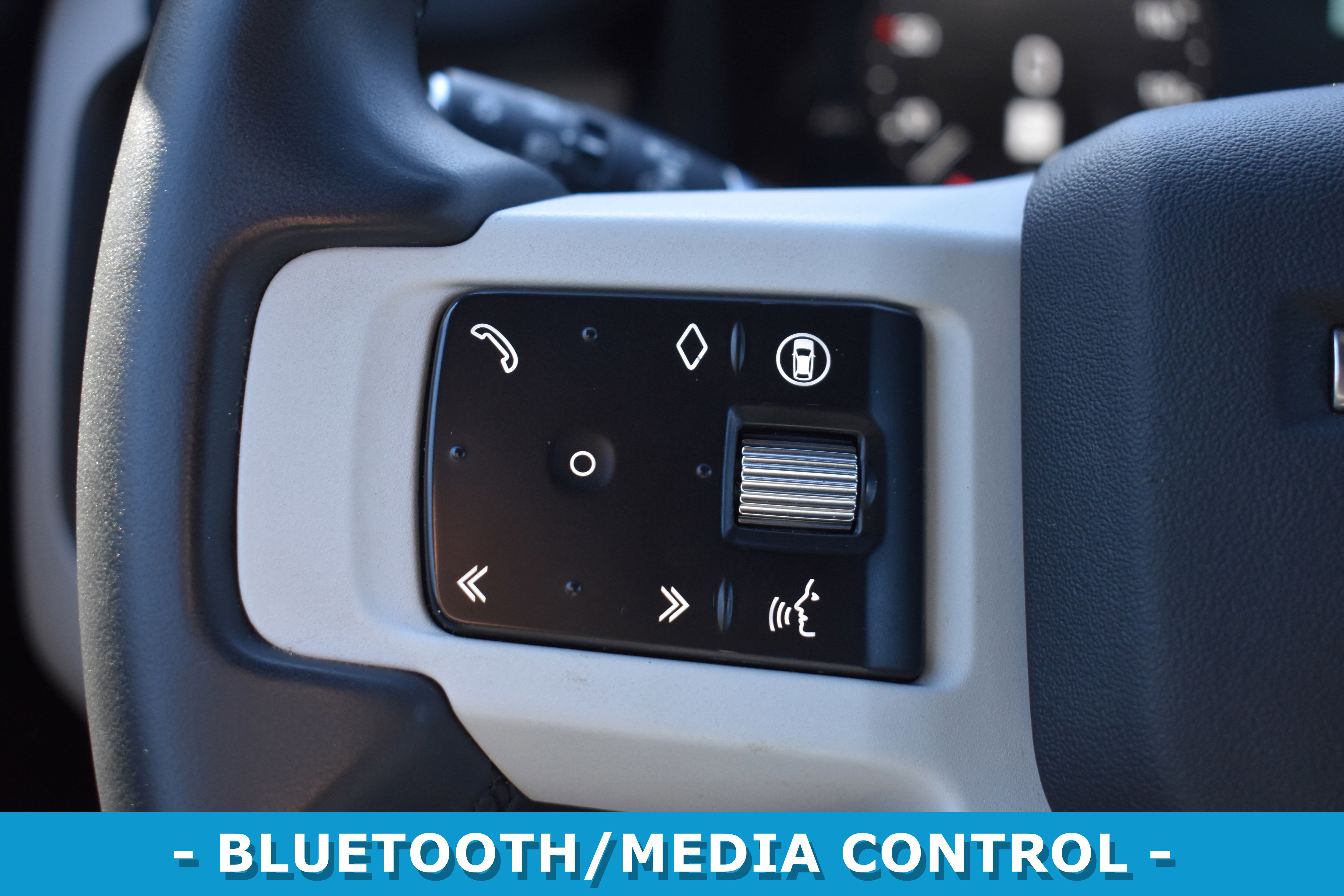 Used 2025 Land Rover Defender 110 S image 12