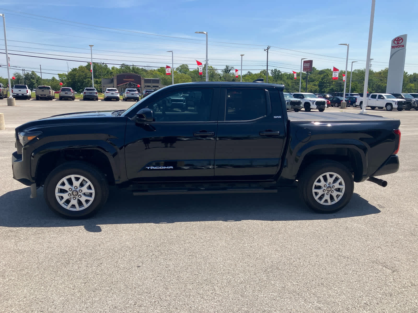 Certified 2024 Toyota Tacoma SR5 AWD/4WD image 5