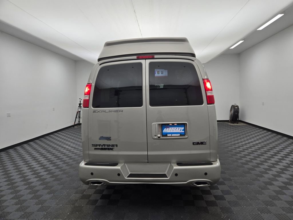 Used 2023 GMC Savana 2500 image 4