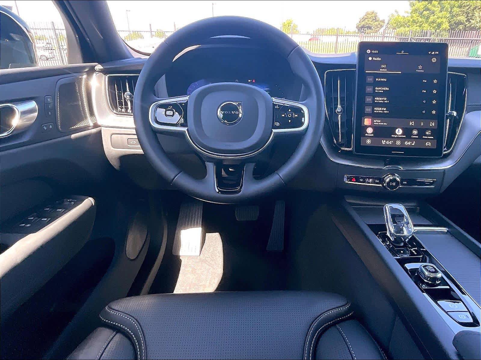 New 2026 Volvo XC60 T8 Ultra w/ Climate Package AWD/4WD image 15