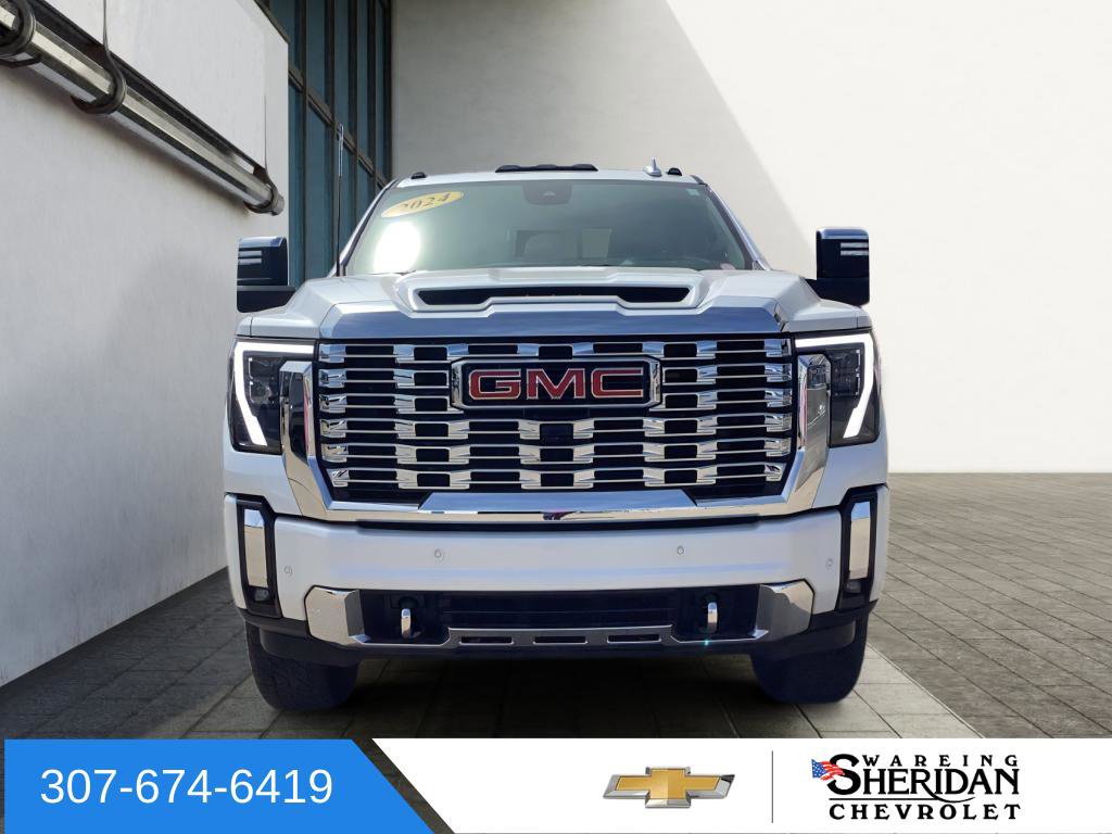 Used 2024 GMC Sierra 2500 Denali w/ Technology Package AWD/4WD image 2