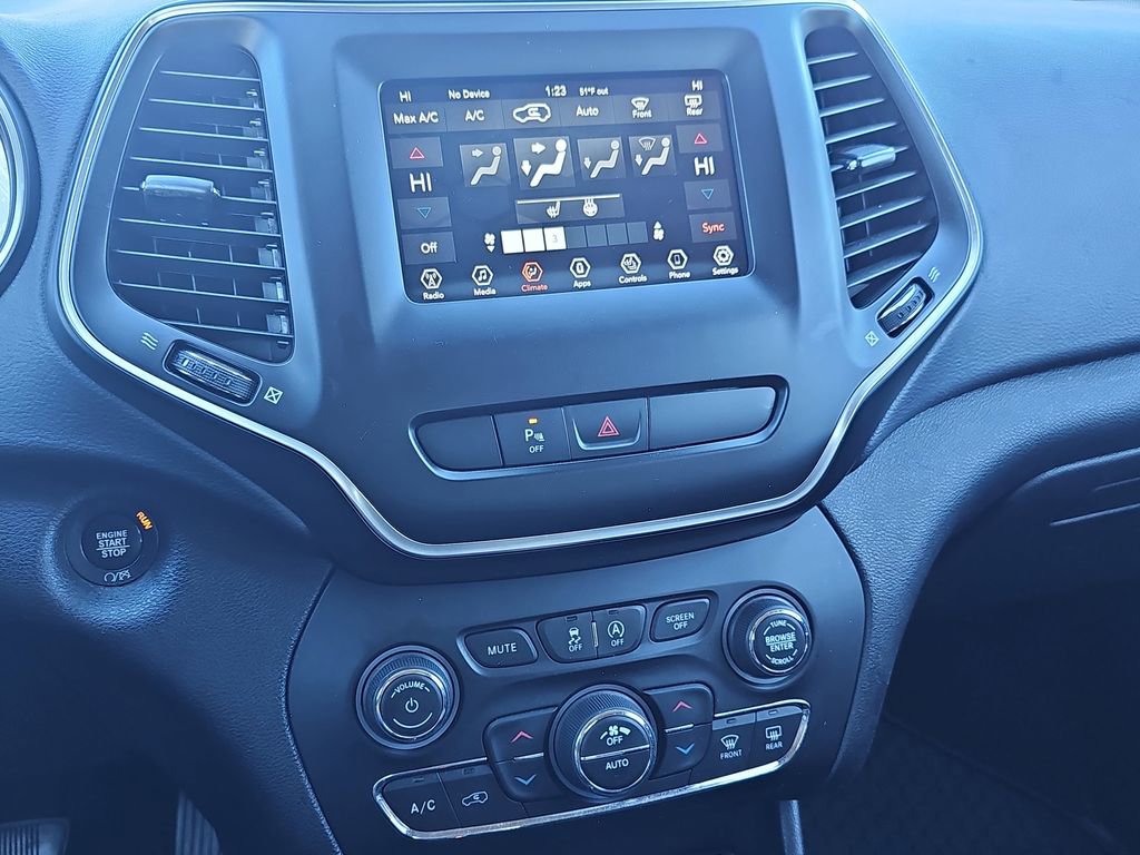 Used 2020 Jeep Cherokee Latitude Plus w/ Comfort/Convenience Group image 22