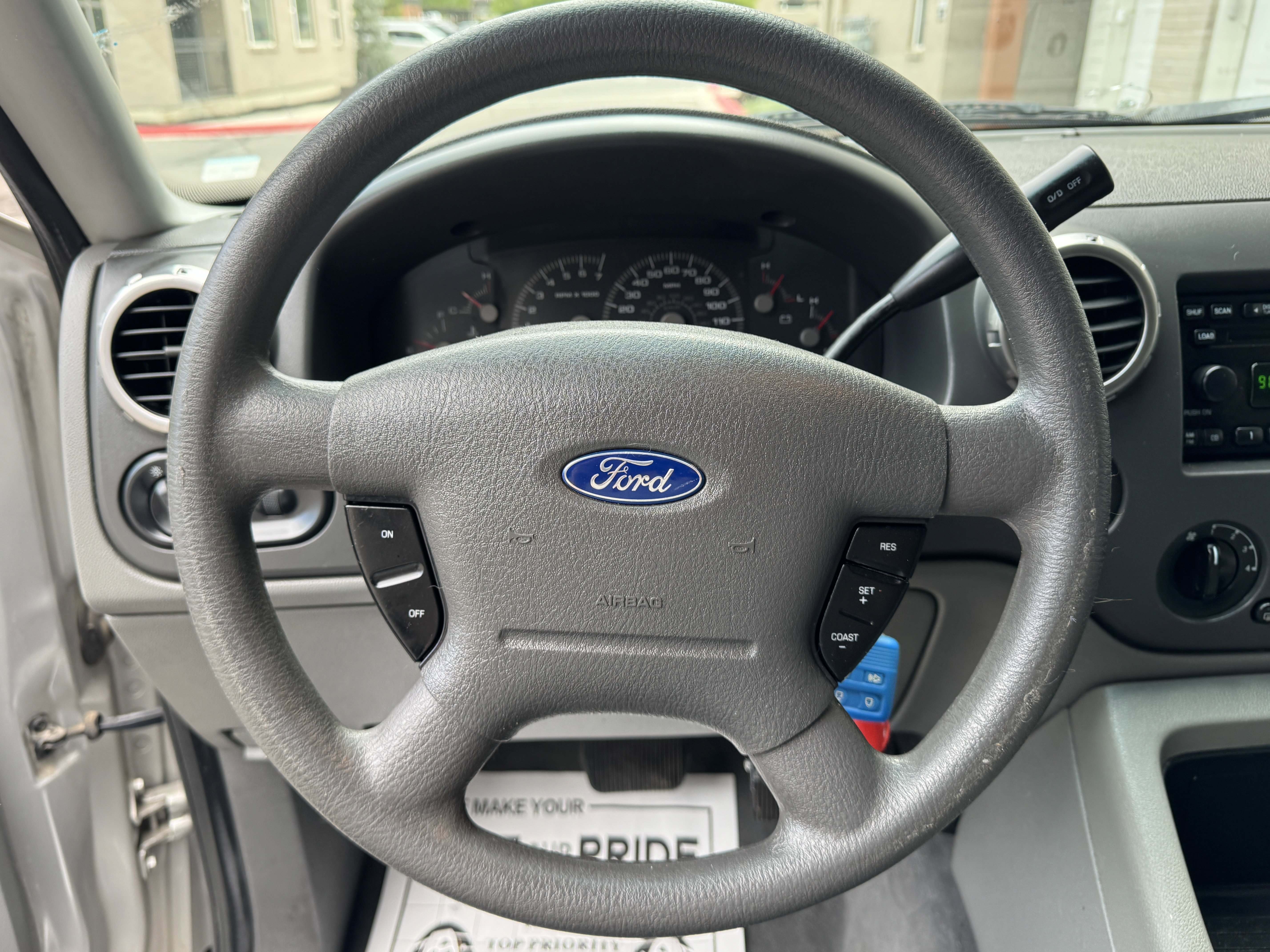 Used 2004 Ford Expedition XLT AWD/4WD image 19