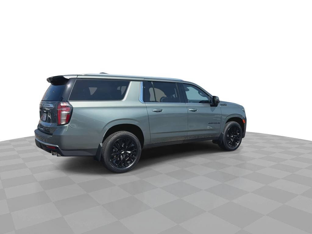 Used 2023 Chevrolet Suburban High Country AWD/4WD image 9