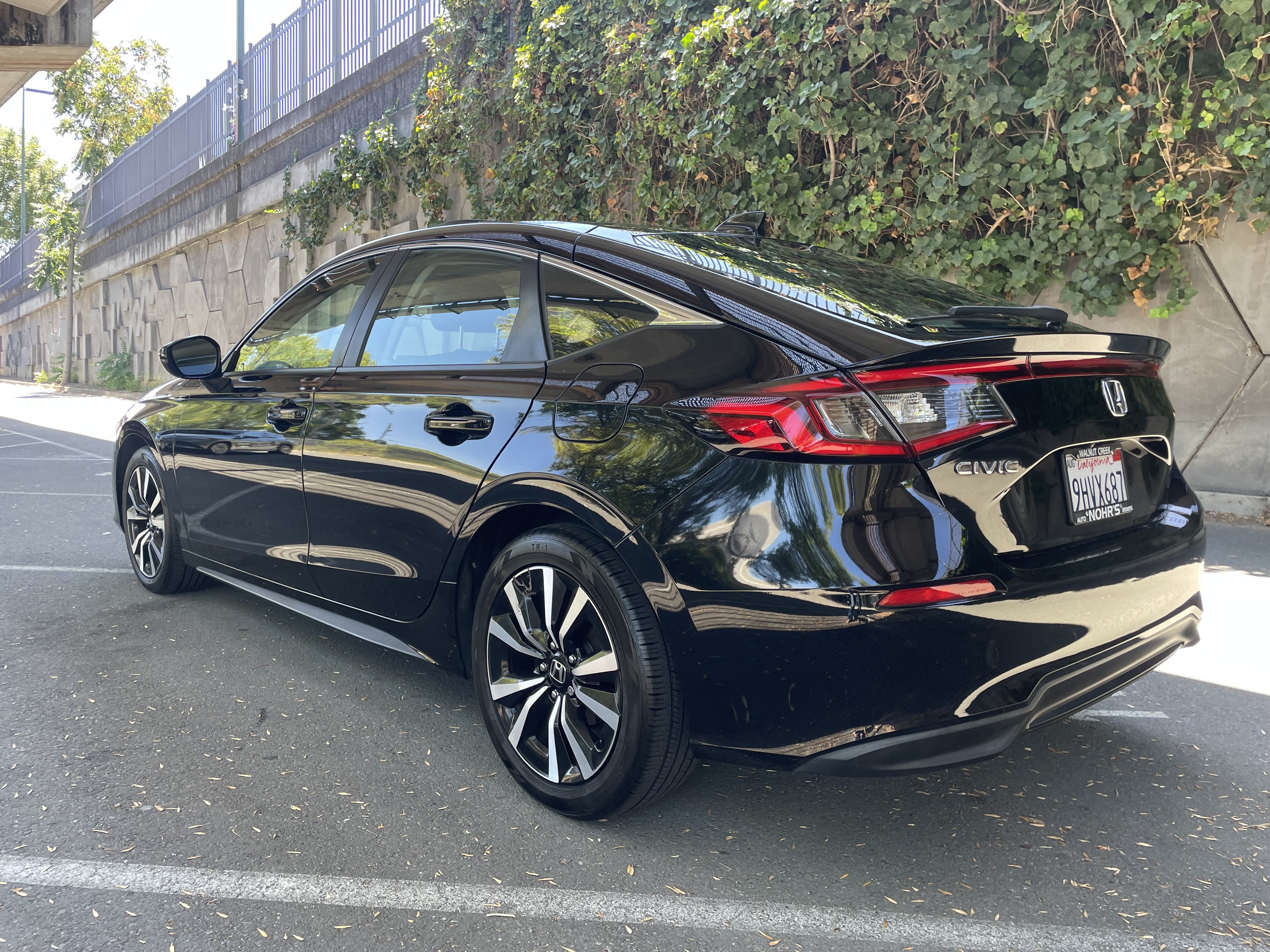 Used 2023 Honda Civic EX-L image 3