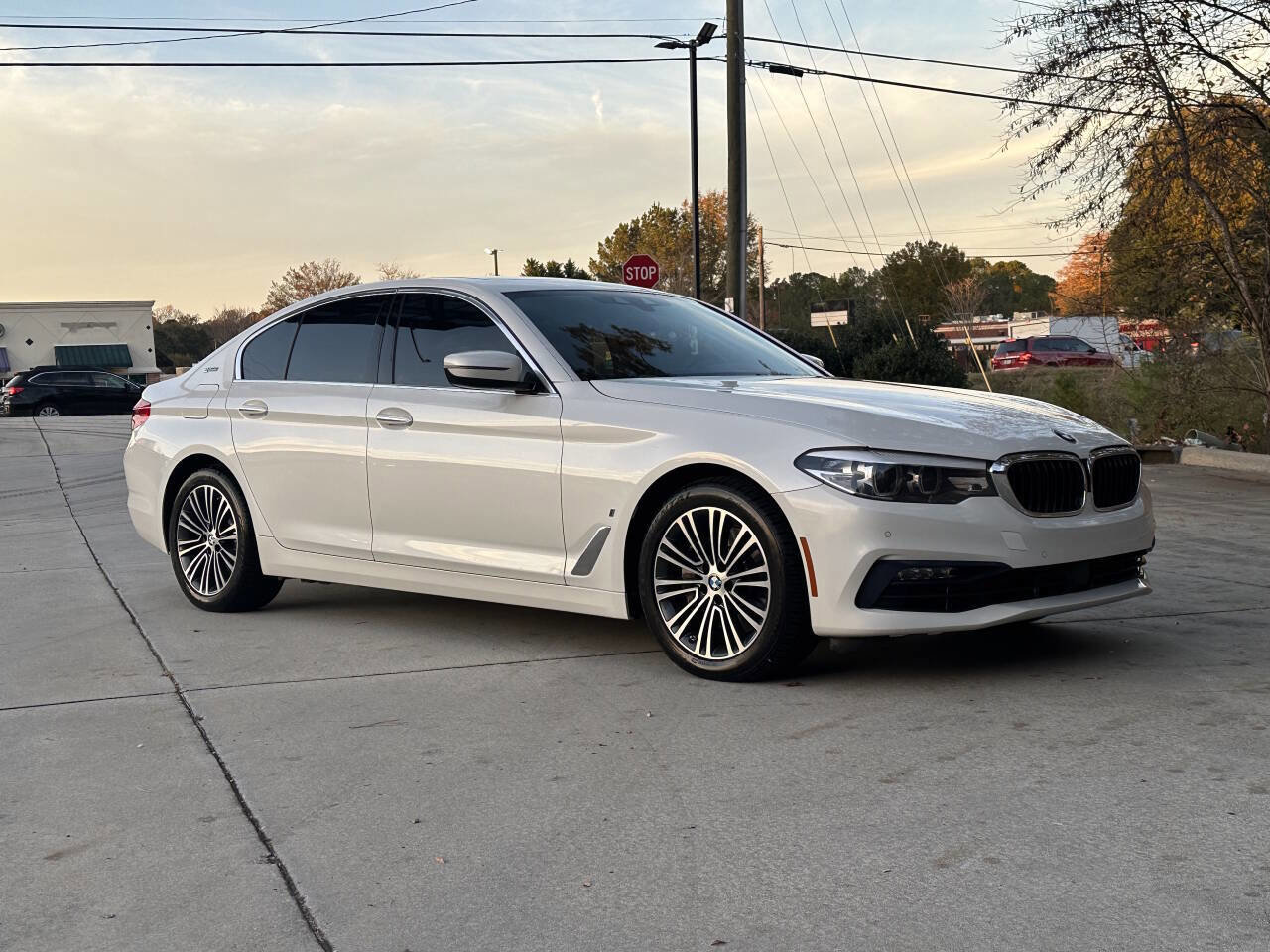 Used 2018 BMW 530e 530e iPerformance 4dr Sedan RWD image 3