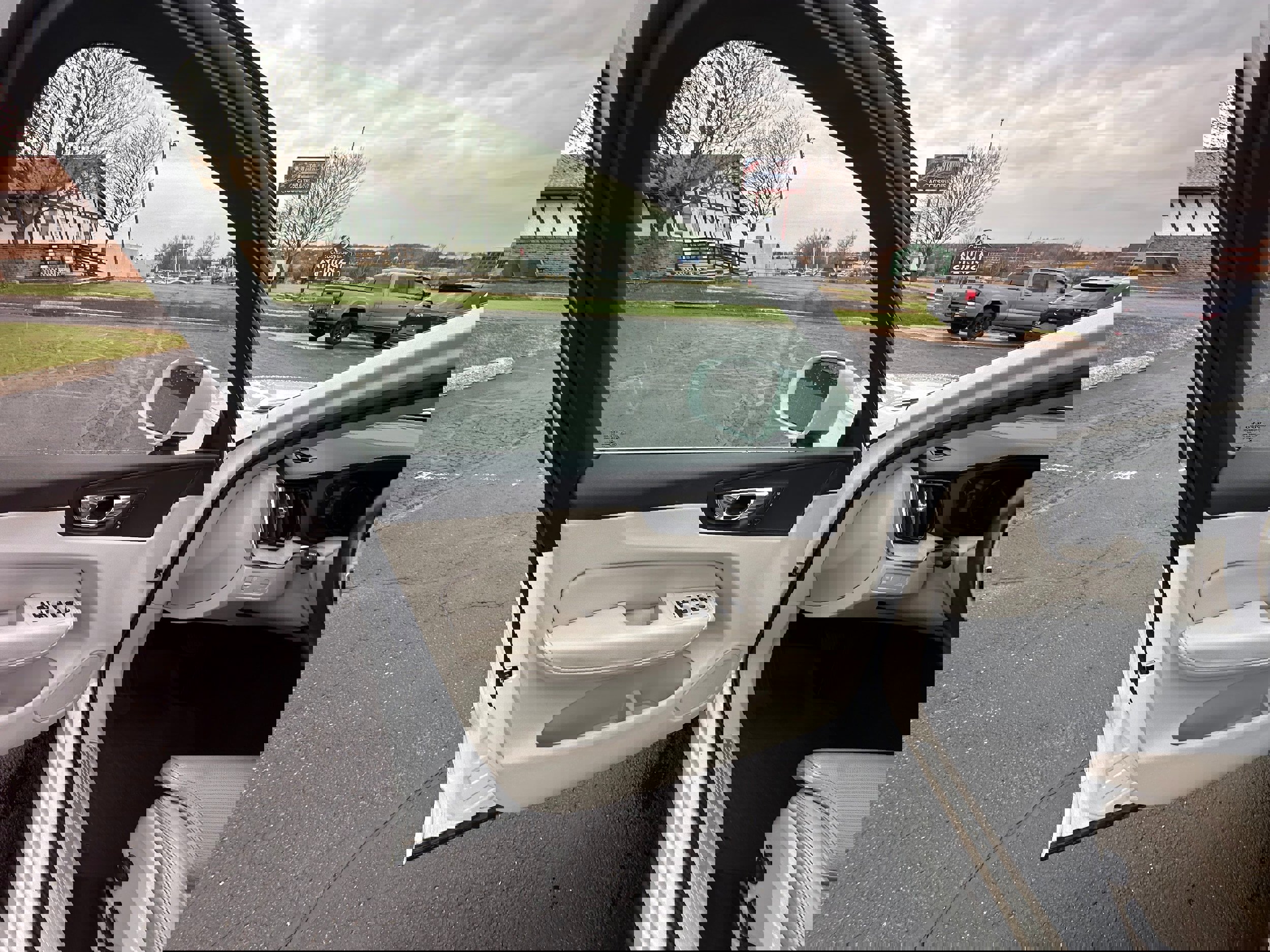 Used 2018 Volvo XC60 T6 Inscription image 15