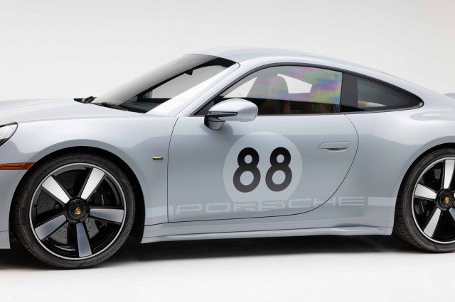 Used 2023 Porsche 911 Sport Classic image 37