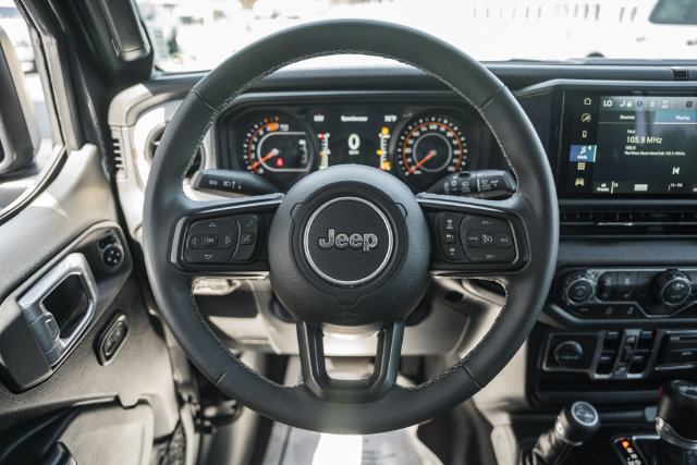 Used 2025 Jeep Wrangler Unlimited Sport AWD/4WD image 40