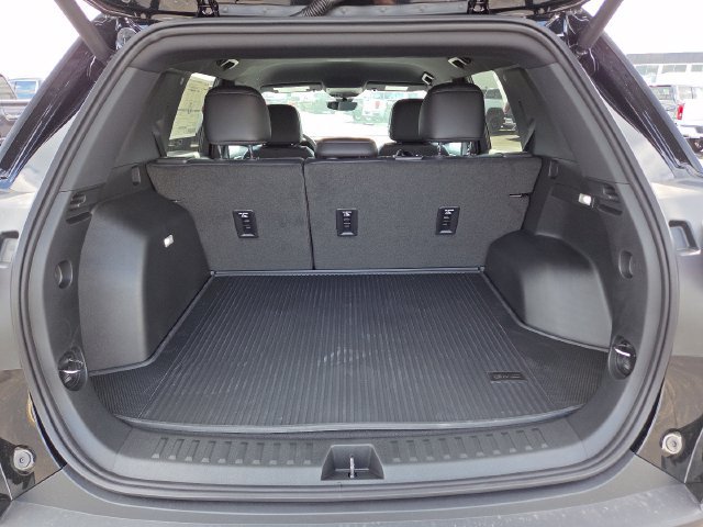 New 2027 GMC Terrain Elevation w/ Elevation Premium Package FWD image 18