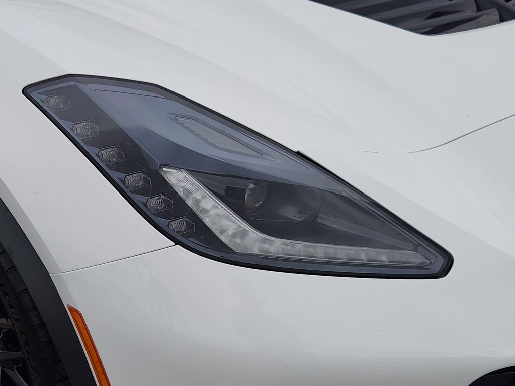 Used 2018 Chevrolet Corvette Z06 RWD image 9