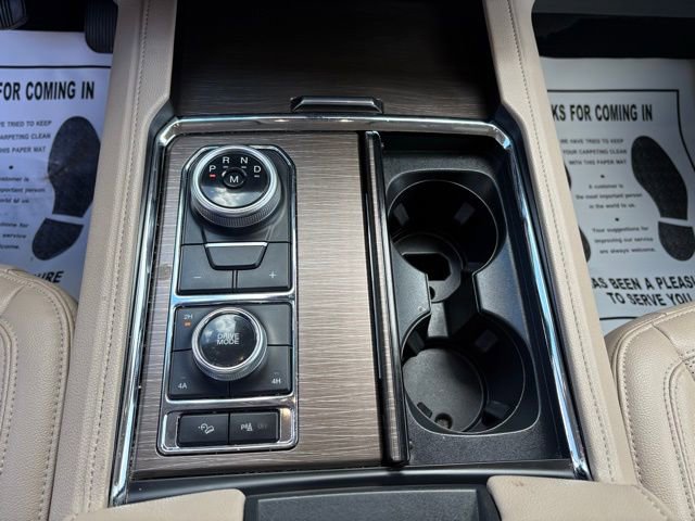 Used 2024 Ford Expedition Limited image 23