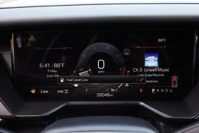 Used 2025 GMC Acadia AT4 AWD/4WD image 14