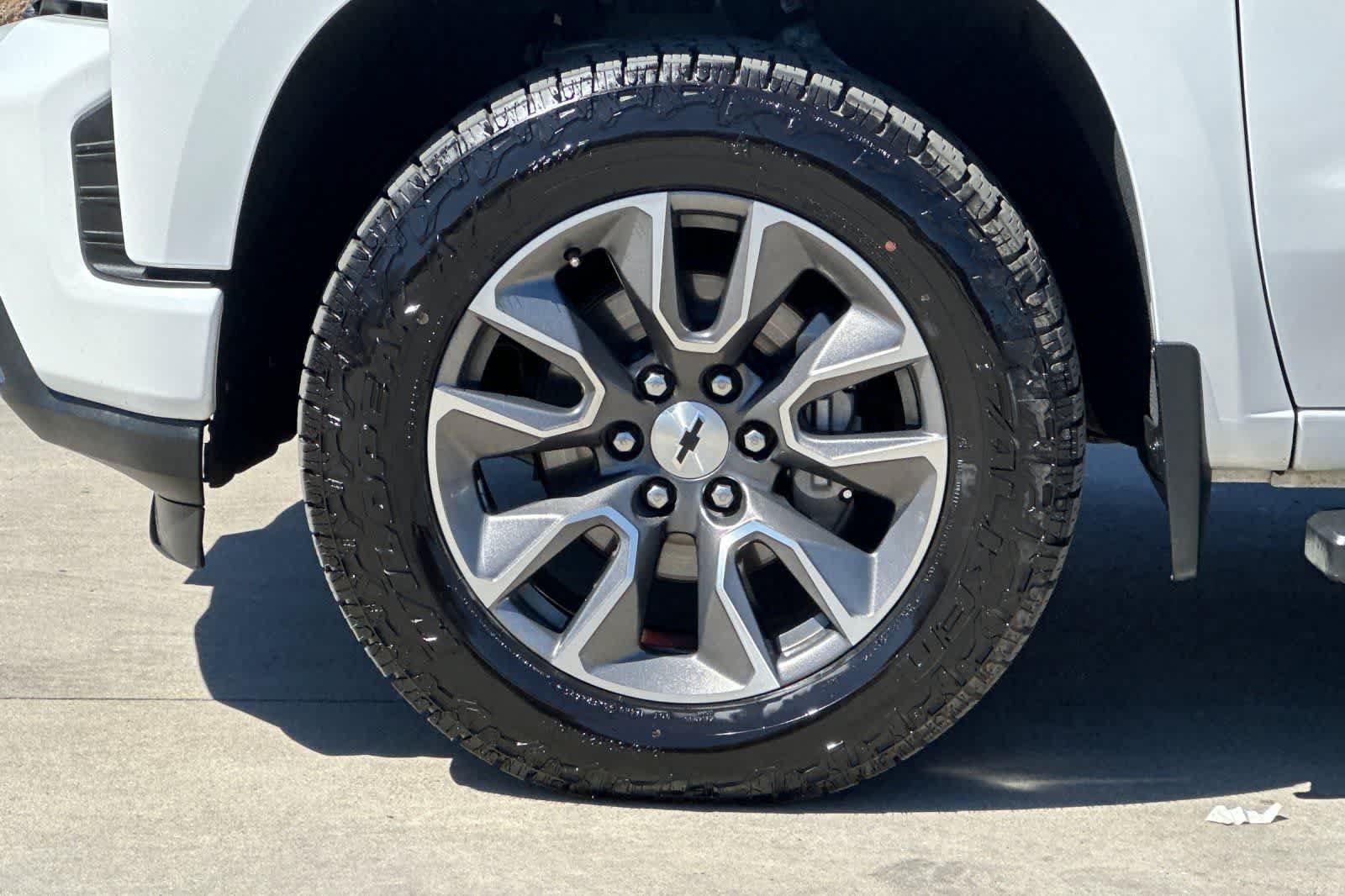 Used 2021 Chevrolet Silverado 1500 RST AWD/4WD image 36