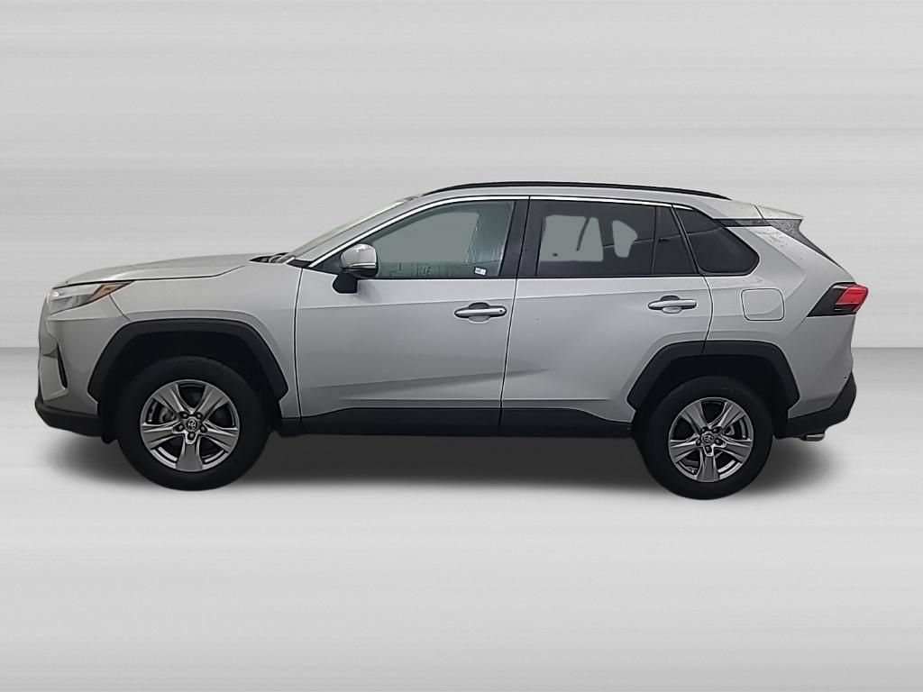 Used 2025 Toyota RAV4 XLE AWD/4WD image 8
