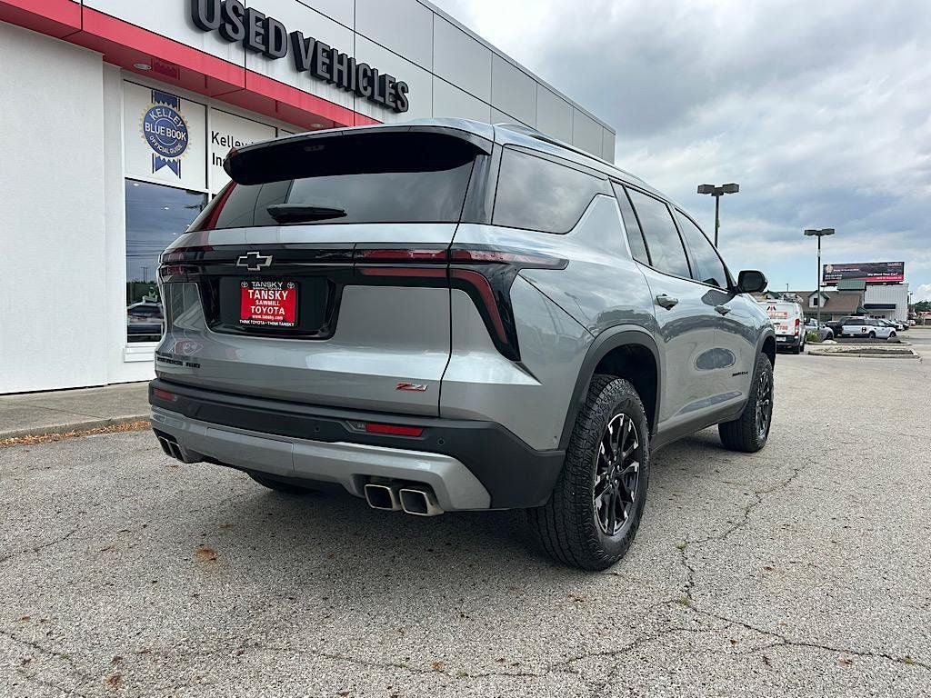 Used 2024 Chevrolet Traverse Z71 w/ Enhanced Driving Package AWD/4WD image 6