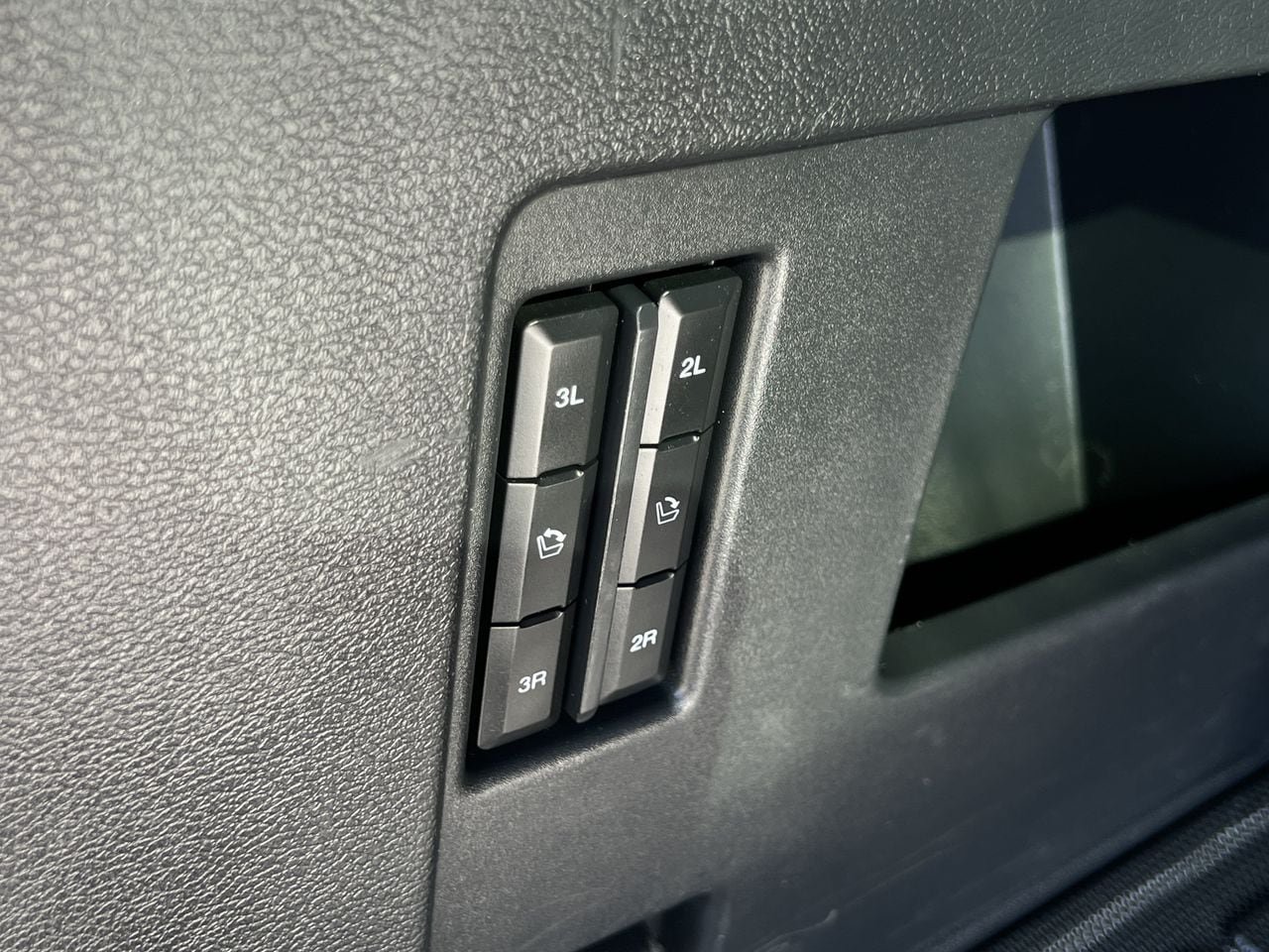 Used 2022 Ford Expedition Limited AWD/4WD image 25