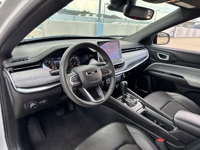 Used 2024 Jeep Compass Latitude image 9