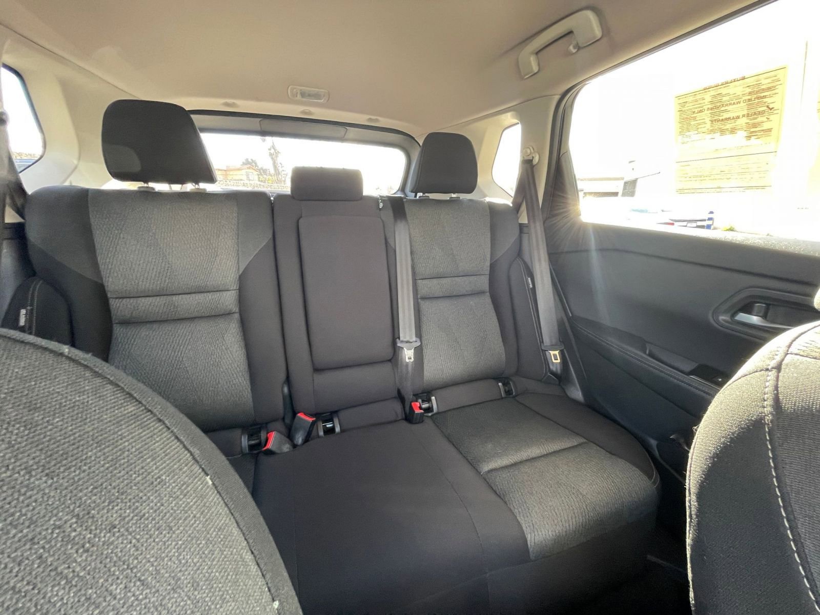 Used 2025 Nissan Rogue SV FWD image 40