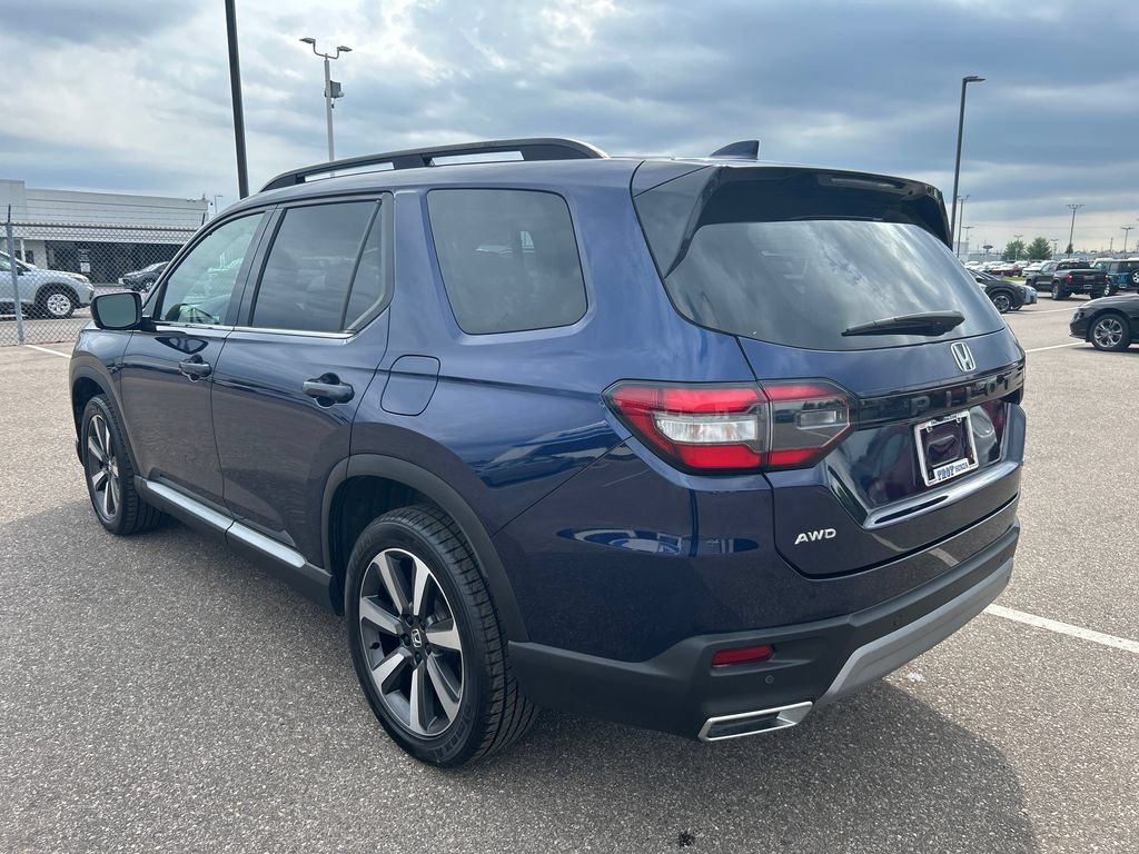 Certified 2024 Honda Pilot Touring image 6