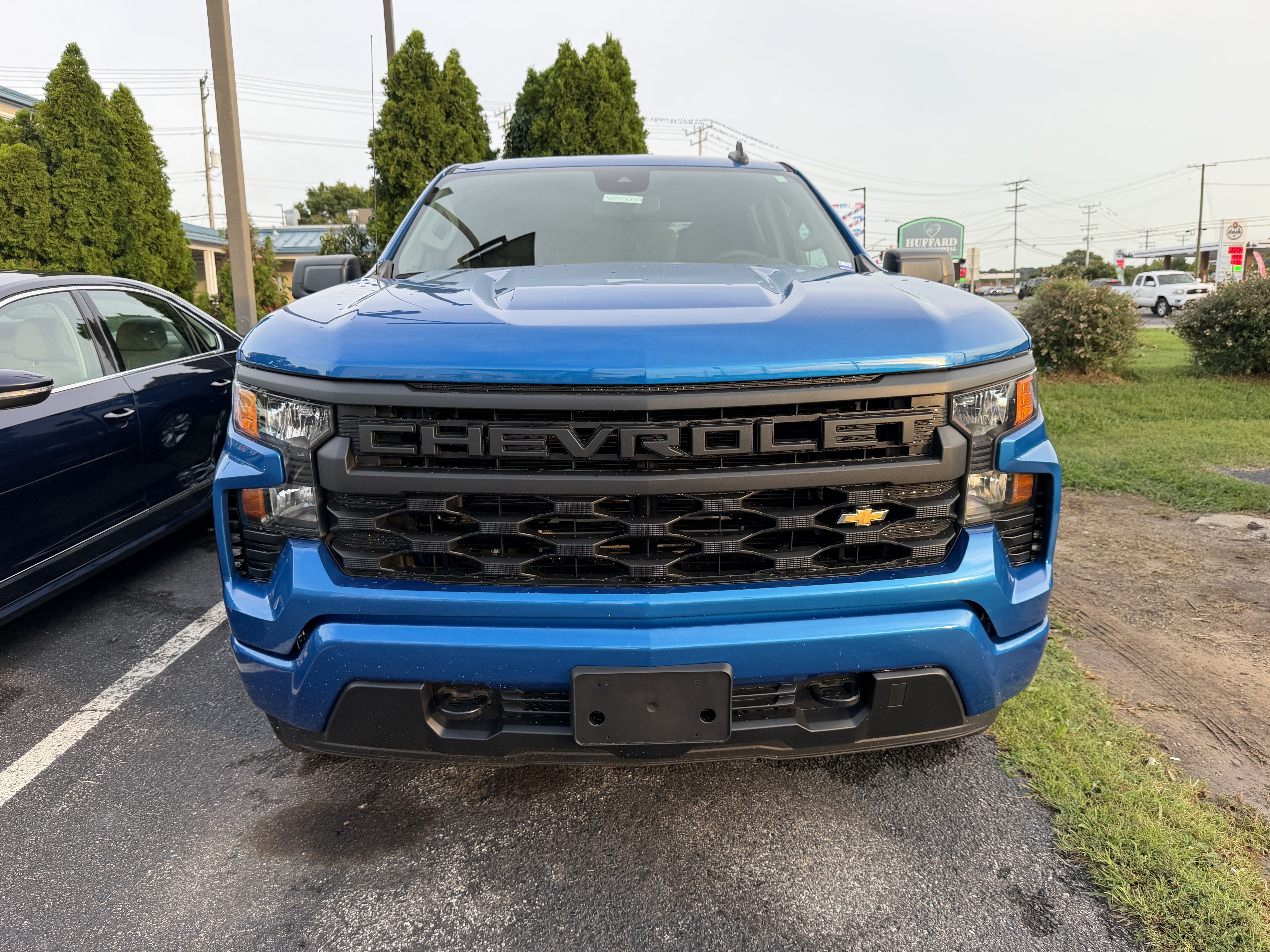 Used 2022 Chevrolet Silverado 1500 Custom AWD/4WD image 2