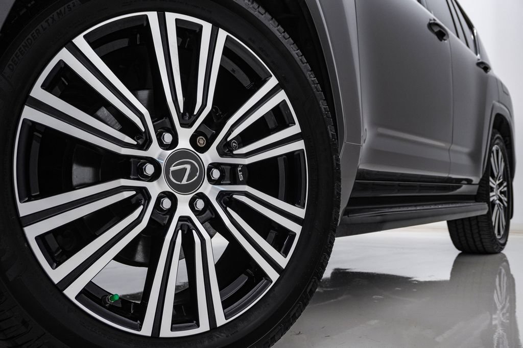 Used 2023 Lexus LX 600 4WD w/ Appearance Package image 5