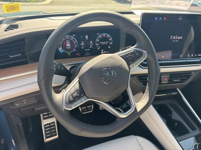 New 2026 Volkswagen Tiguan SEL R-Line AWD/4WD image 11