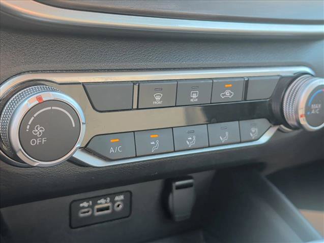 Used 2025 Nissan Altima 2.5 SV FWD image 11