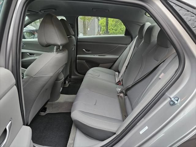 New 2026 Hyundai Elantra SE FWD image 14