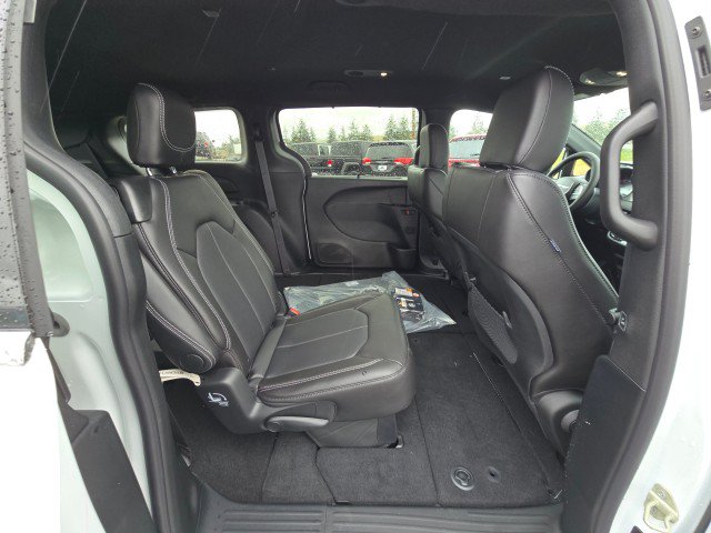 New 2026 Chrysler Voyager LX FWD image 14