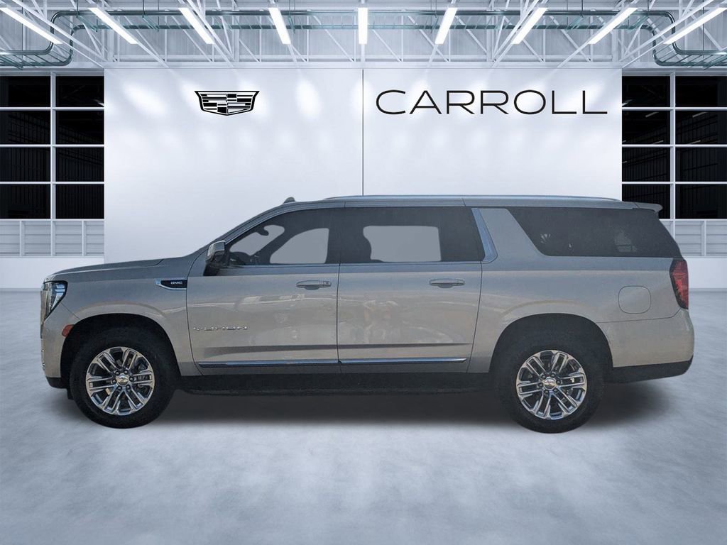 Used 2021 GMC Yukon XL SLT w/ SLT Premium Package image 7