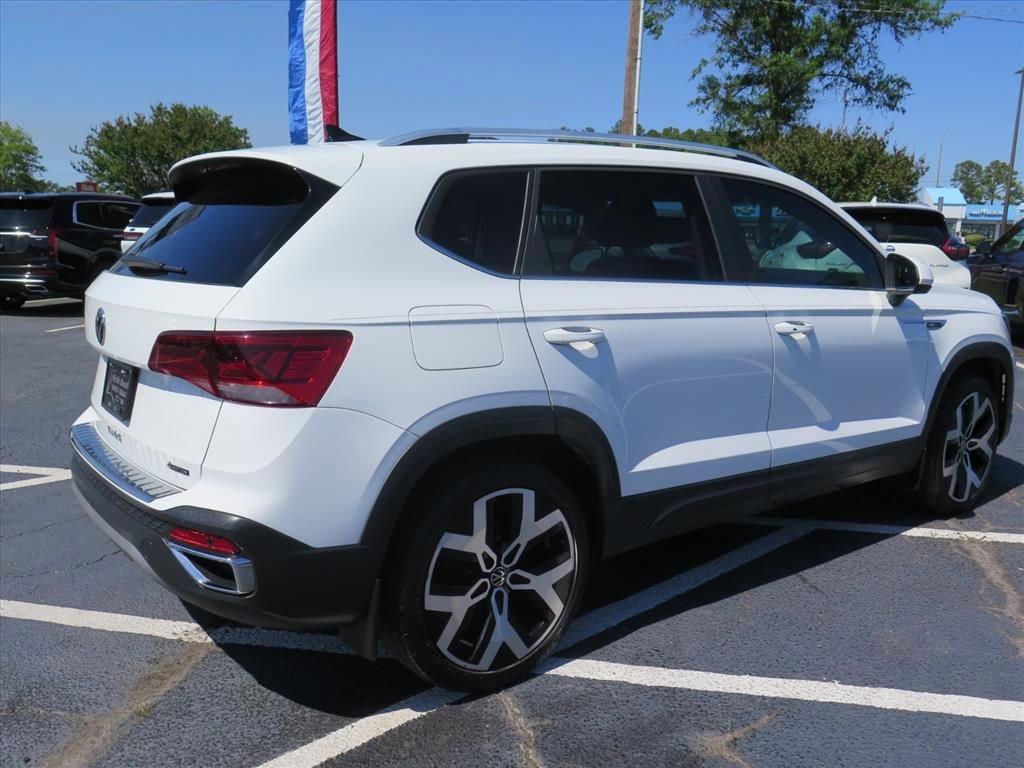 Used 2022 Volkswagen Taos SEL AWD/4WD image 3
