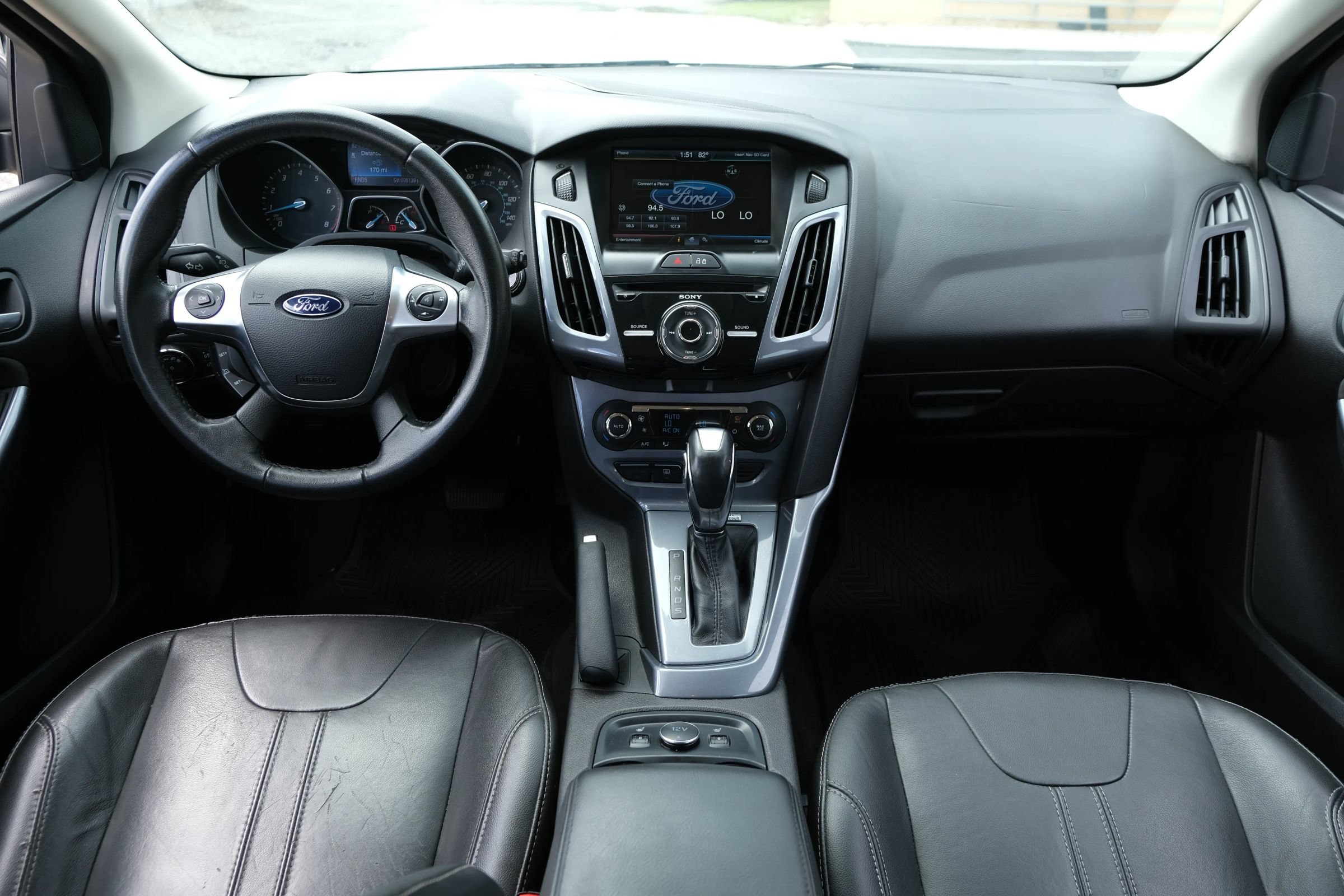 Used 2014 Ford Focus Titanium FWD image 10