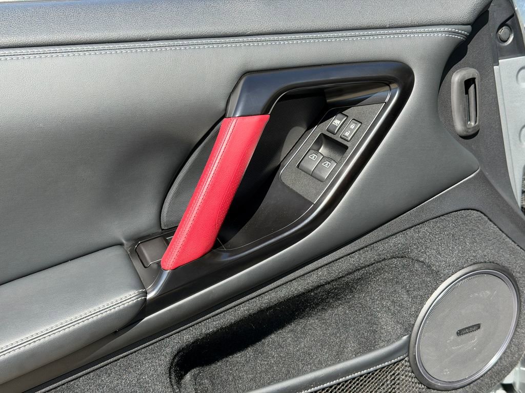 Used 2015 Nissan GT-R Black Edition image 15
