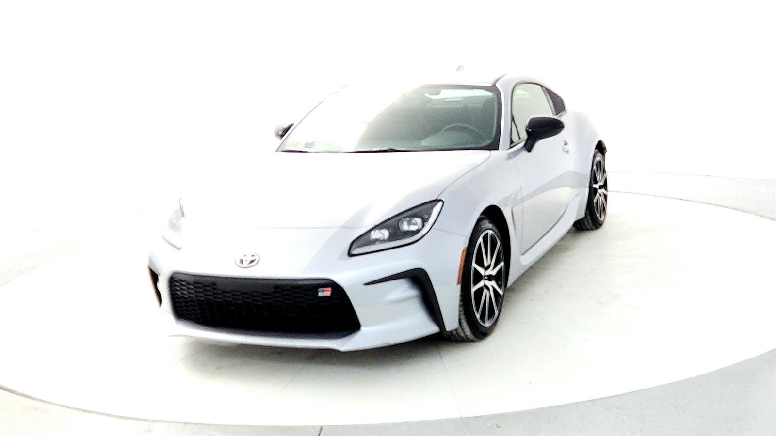 Certified 2025 Toyota GR86 w/ ALL Weather Mat Package (TMS) image 8