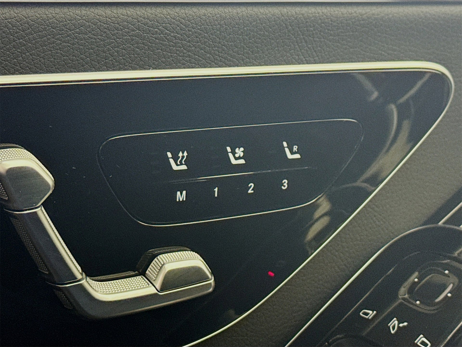 Certified 2022 Mercedes-Benz S 500 4MATIC image 22