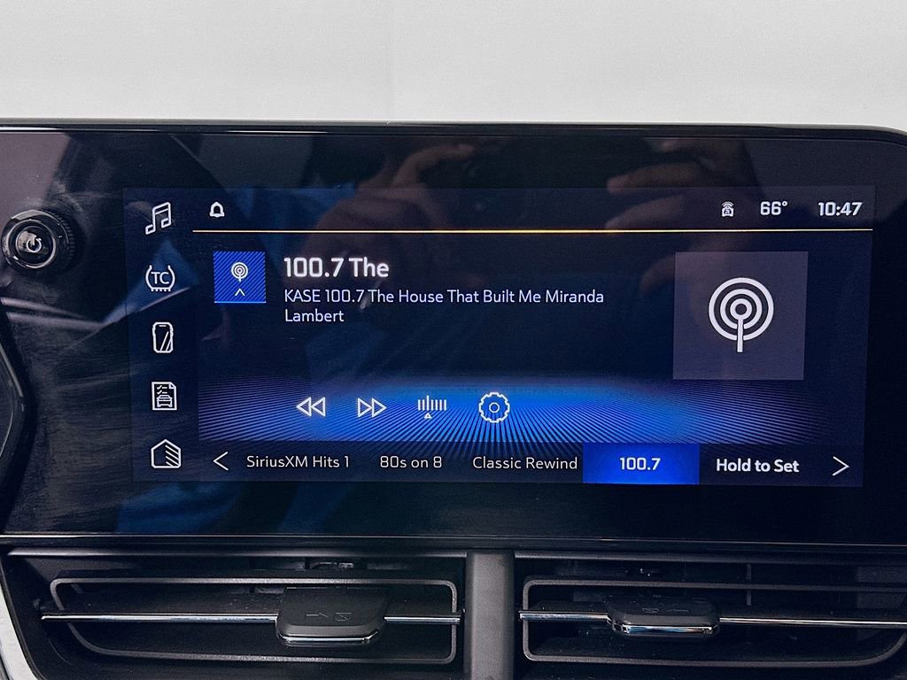 Used 2024 Chevrolet Trax LT w/ Sunroof Package image 14