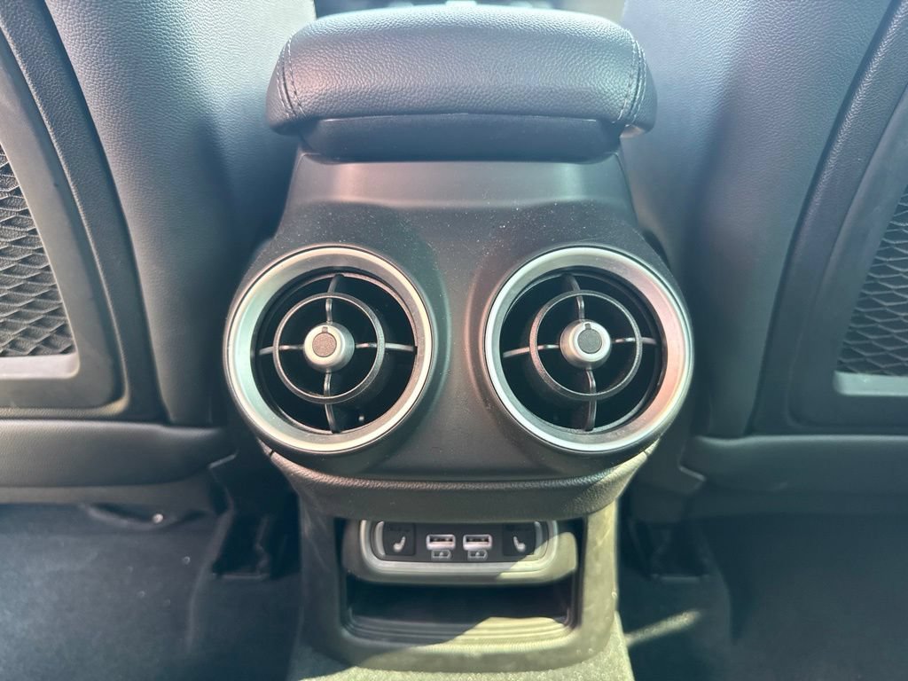 Used 2023 Alfa Romeo Stelvio Veloce AWD/4WD image 56