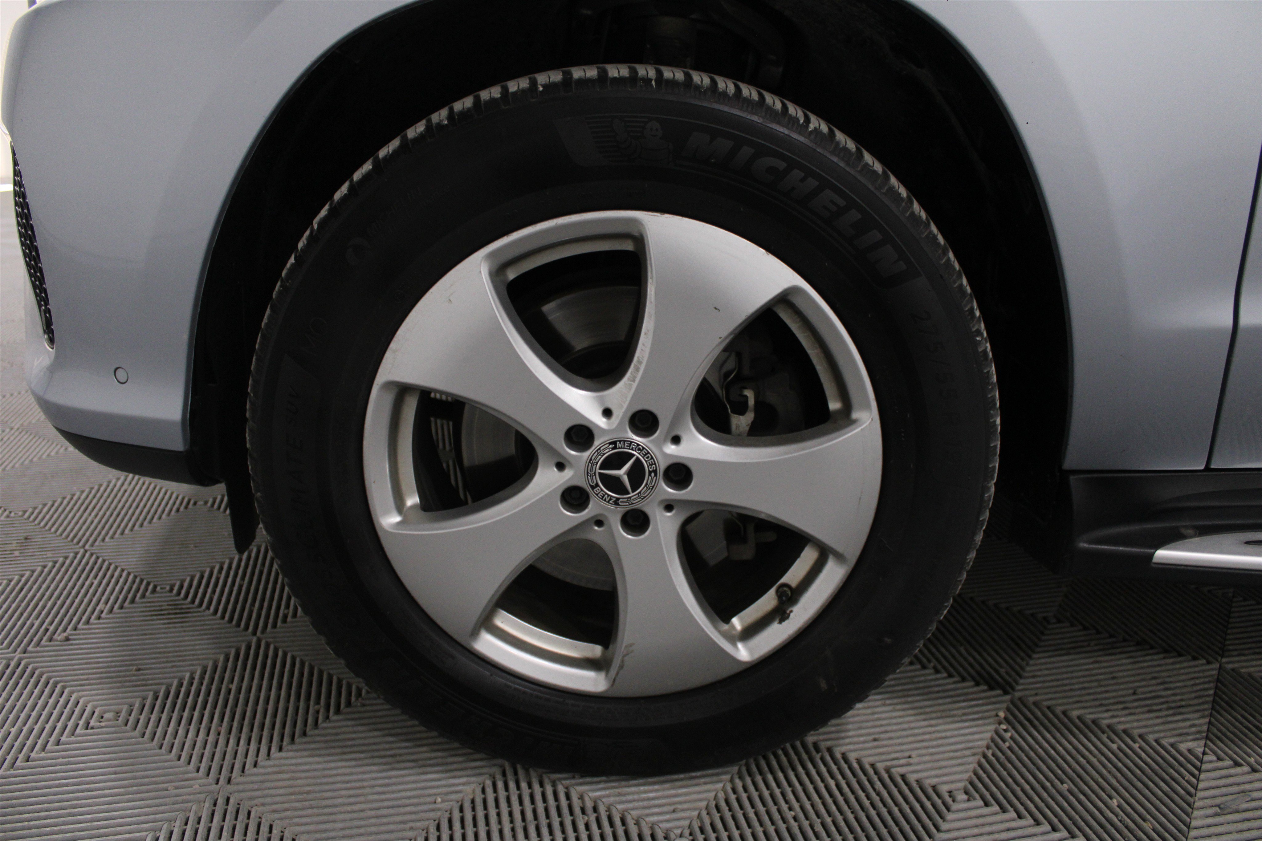 Used 2018 Mercedes-Benz GLS 450 4MATIC image 36