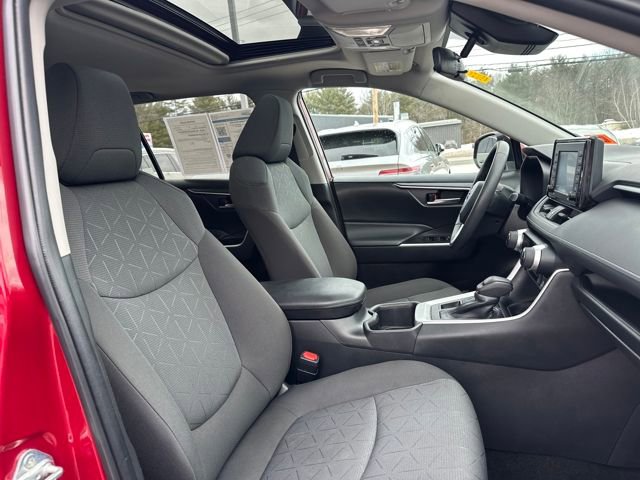 Used 2022 Toyota RAV4 XLE w/ Convenience Package image 22