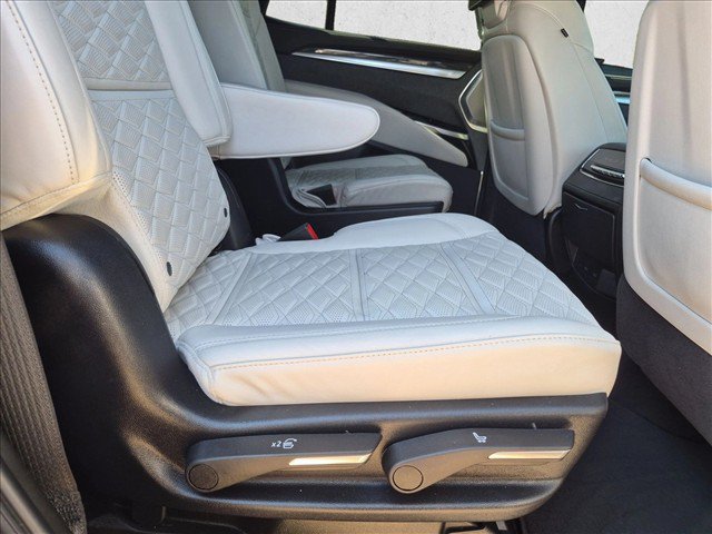 Used 2025 Cadillac Escalade V AWD/4WD image 24