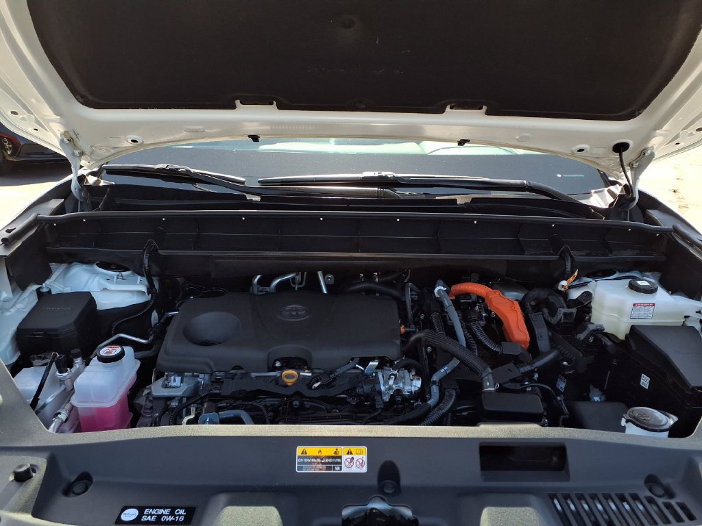 Certified 2026 Toyota Highlander XLE AWD/4WD image 3