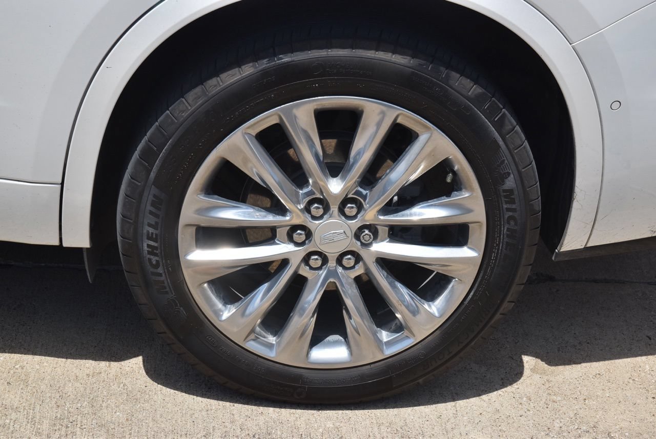Used 2022 Cadillac XT6 Premium Luxury w/ Technology Package FWD image 10