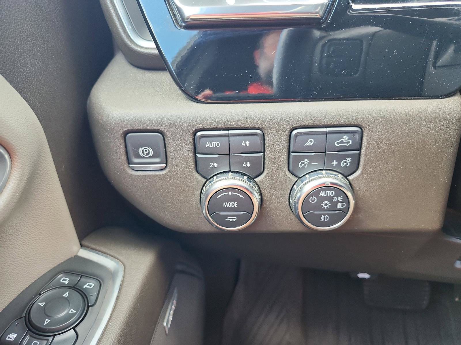 Used 2025 GMC Sierra 2500 SLT w/ SLT Premium Package AWD/4WD image 26