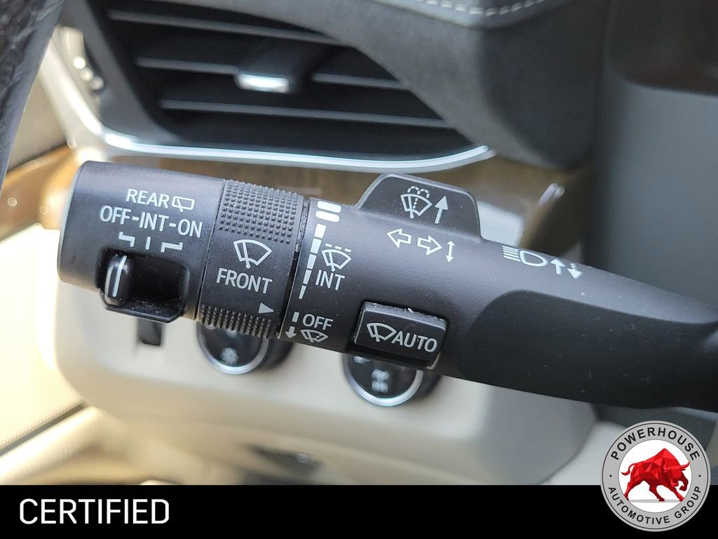 Used 2019 Cadillac Escalade ESV Premium Luxury image 34