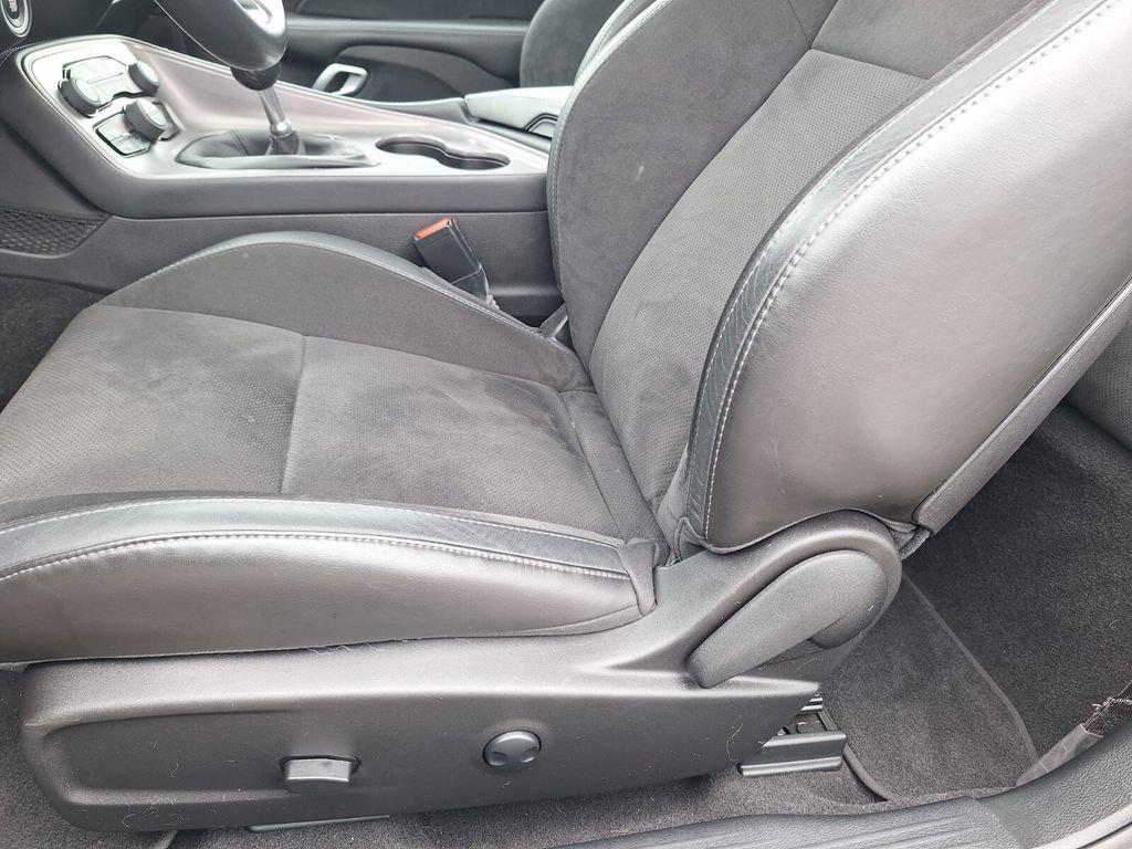 Used 2023 Dodge Challenger R/T w/ Plus Package image 10