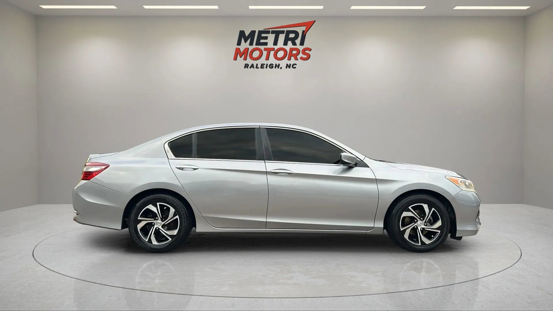 Used 2017 Honda Accord LX image 5