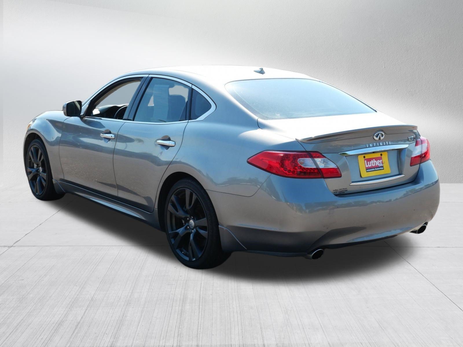 Used 2012 INFINITI M37 w/ Sport Pkg RWD image 5