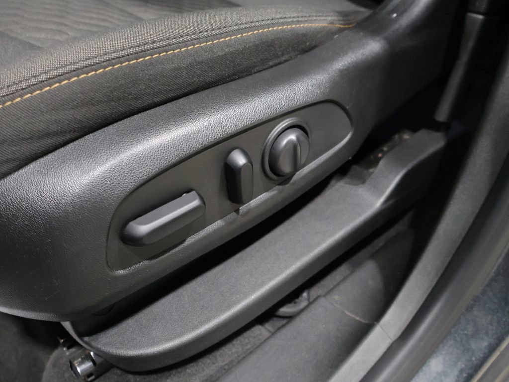 Used 2020 Chevrolet Equinox LT image 12