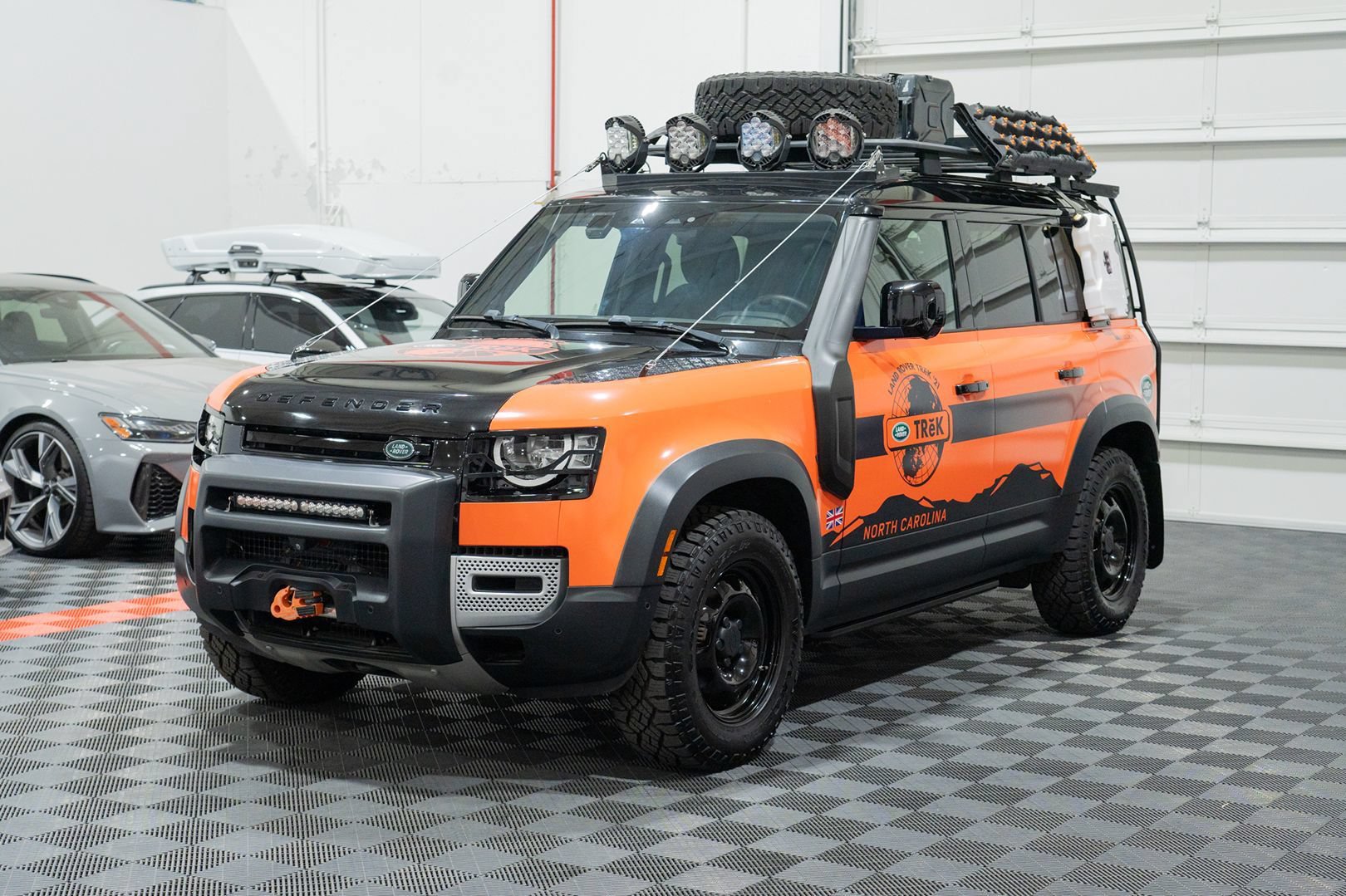 Used 2022 Land Rover Defender 110 S AWD/4WD image 3
